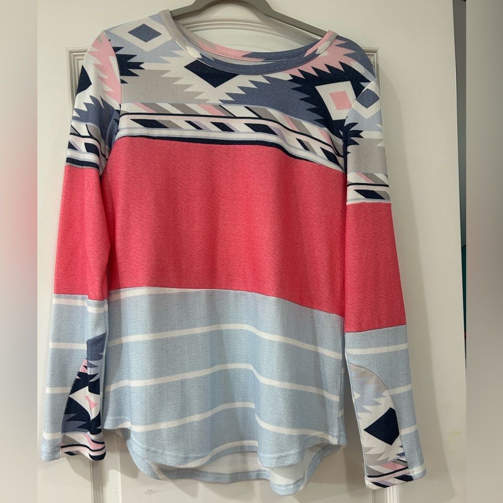 Medium Aztec boutique long sleeve shirt never worn